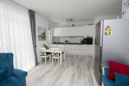 Villa Teuta-modern House With Heated Pool