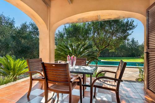 Country House With Amazing Pool In A Beautiful Rural Setting