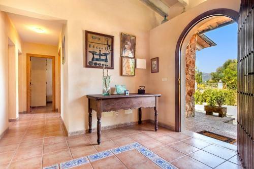 Country House With Amazing Pool In A Beautiful Rural Setting