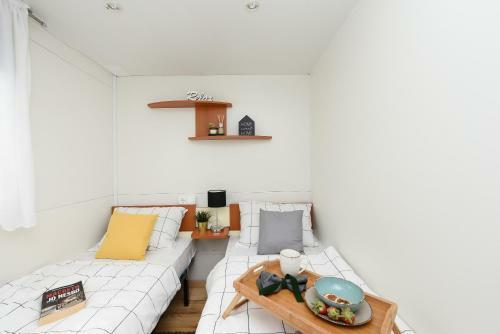 Mia Mobile Home With Jacuzzi