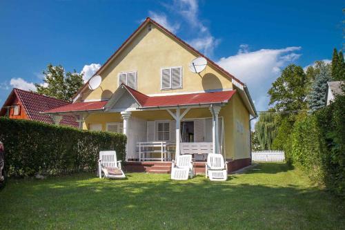 Holiday Home In Balatonmariaf�rdo 35399
