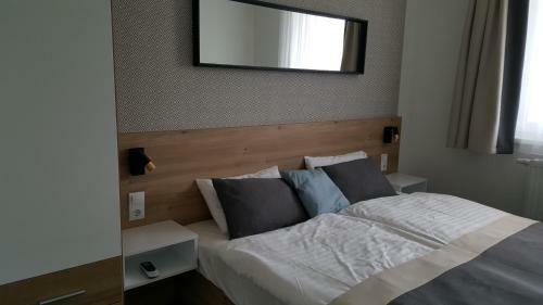 N�gy �gt�j Apartmanok - Nyugat