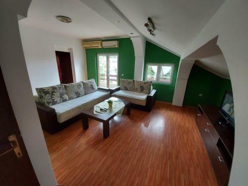 Mihaela Apartments