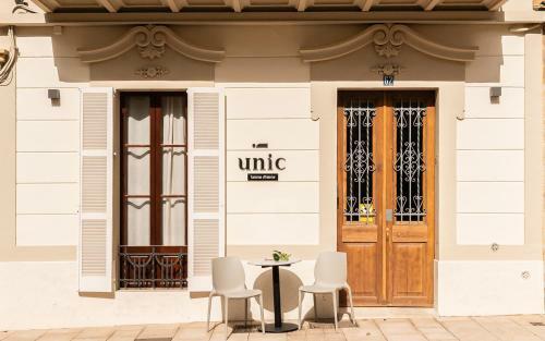 Hotel Unic - Turisme D'interior