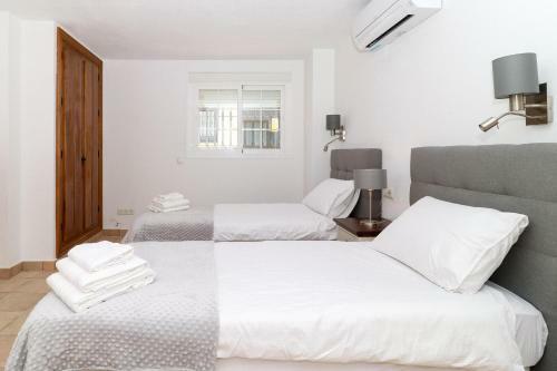 4 Br House In Benahavis Centre, Costa Del Sol