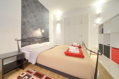 Logo Apartments 5 Min Walk To Main Square