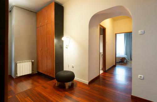 Elegant Art City Apartment