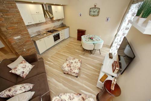 Few Steps From The Center - New And Modern Apartment For 4 Persons