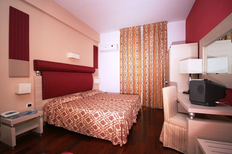 Hotel Santa Lucia And Le Sabbie D Oro