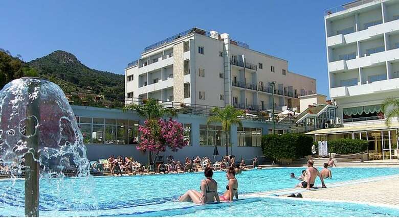 Hotel Santa Lucia And Le Sabbie D Oro