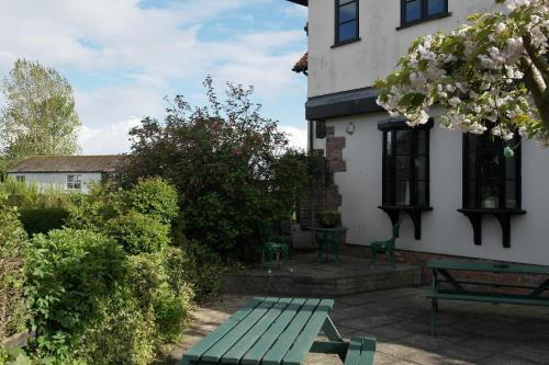 Hostal The Crown Lodge & Restaurant