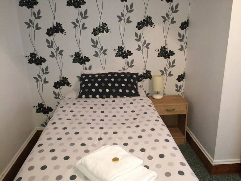 Hostal Charlotte House Hotel