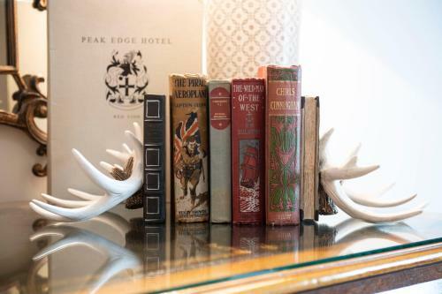 Peak Edge Hotel At The Red Lion