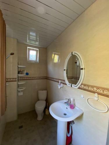 Hostal Chakvi View Guest House