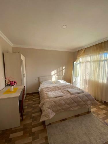 Hostal Chakvi View Guest House