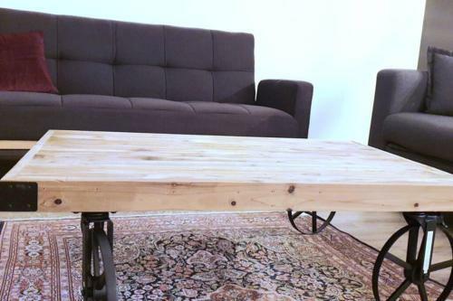 Apartamento Modern 4 Beds In Convenient Location, Free Parking