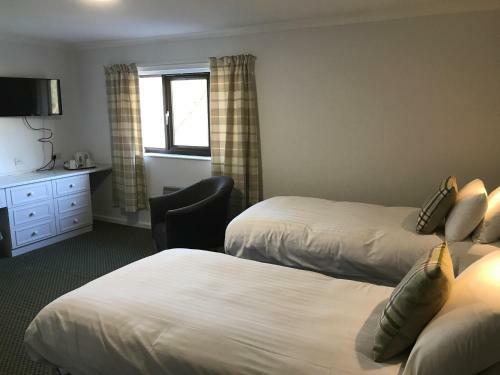 Sandpiper Hotel & Restaurant