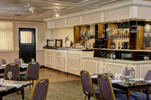 Sandpiper Hotel & Restaurant