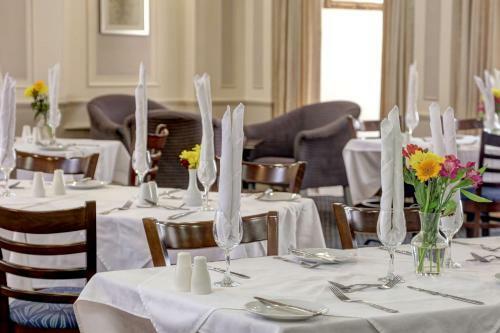 Sandpiper Hotel & Restaurant
