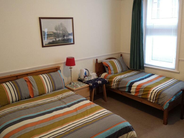 Hostal The Strand Hotel