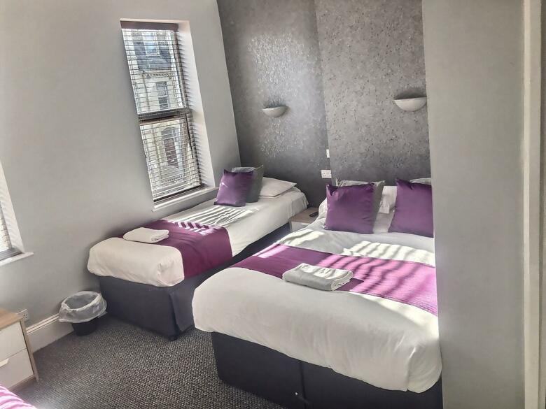 Hostal Chelsea Hotel