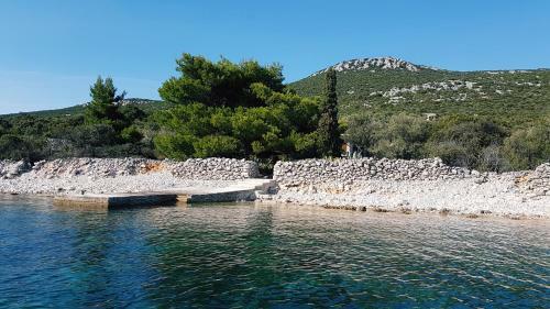 Orkula Hidden Paradise- Robinson Holiday House