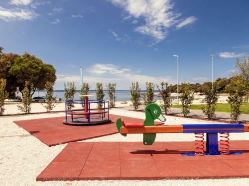 Holiday Home Mon Perin - Roj610