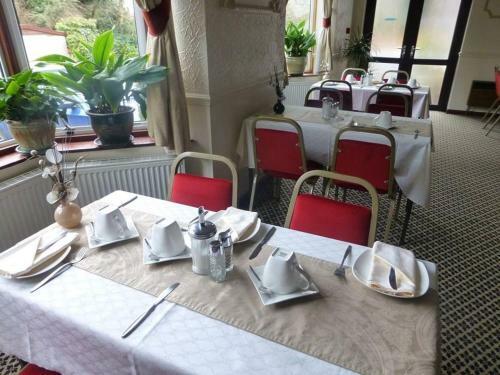 Posada Woodlands Hotel And Restaurant