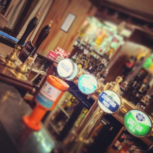 Hostal Kings Arms Hotel