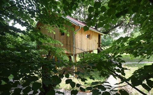 Lodge Treehouse Resnice -mre?nica