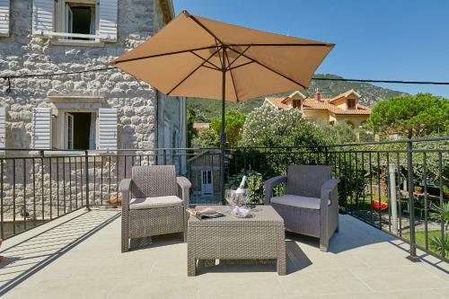 Hostal Mediterranean Holiday House & Apartments