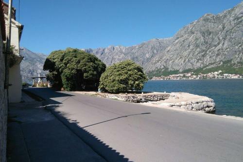 Hostal Mediterranean Holiday House & Apartments