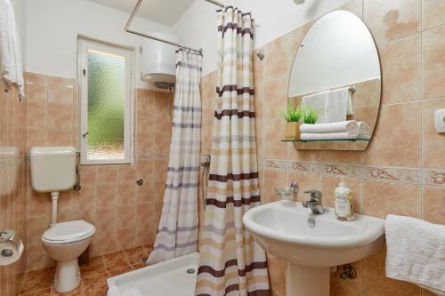 Hostal Mediterranean Holiday House & Apartments