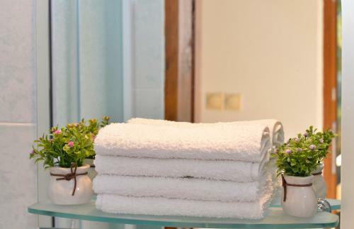 Hostal Mediterranean Holiday House & Apartments