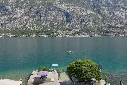 Hostal Mediterranean Holiday House & Apartments