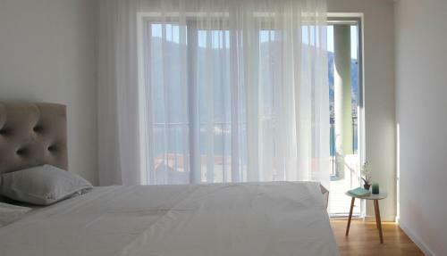 Alkima 1 Br Apartment With A Sea View