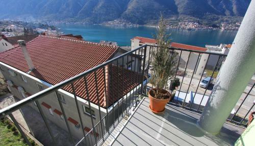 Alkima 1 Br Apartment With A Sea View
