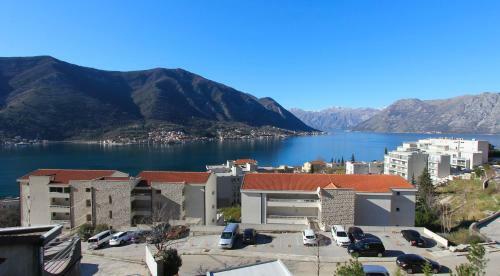 Alkima 1 Br Apartment With A Sea View