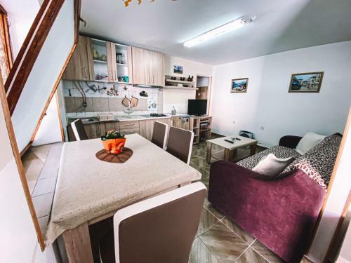 Nice Apartment Near The Old Town