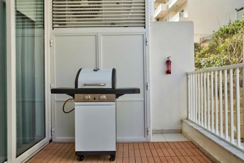 Bright & Spacious 3 Bedroom Apartment In Mellieha