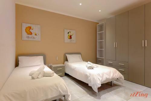 Apartamento Seafront Penthouse W Unobstructed Sea Views