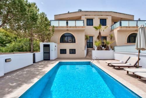 Baldacchino Holiday Villas