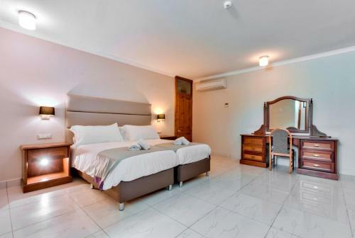 Baldacchino Holiday Villas