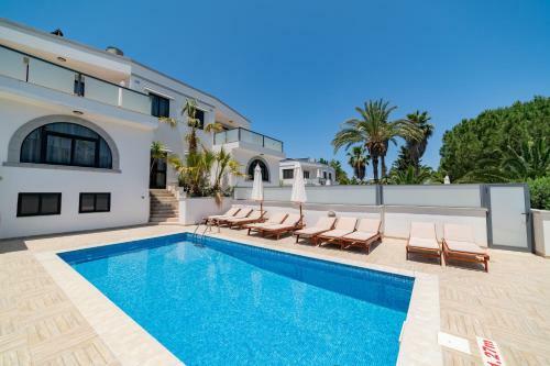 Baldacchino Holiday Villas