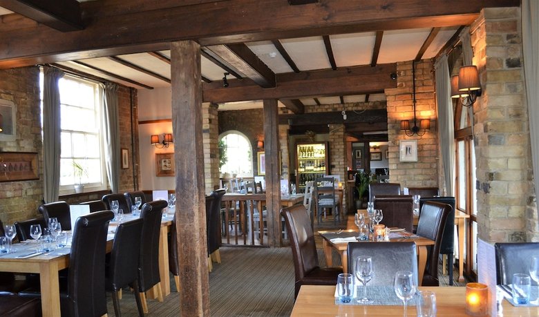 Hotel The White Hart Country Inn