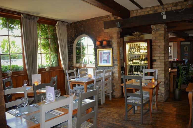 Hotel The White Hart Country Inn