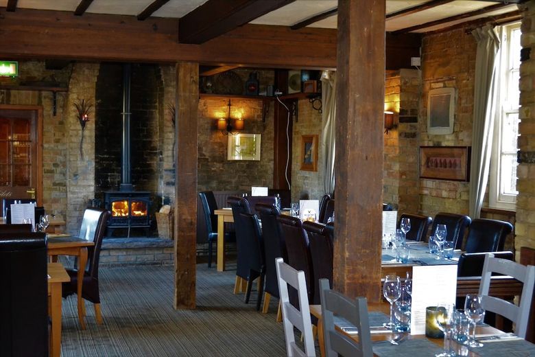 Hotel The White Hart Country Inn