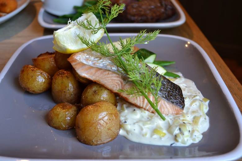 Hotel The White Hart Country Inn