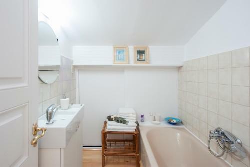 Agroturismo White Jasmine Cottage