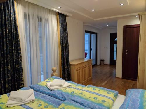 Hotel And Restaurant Abas